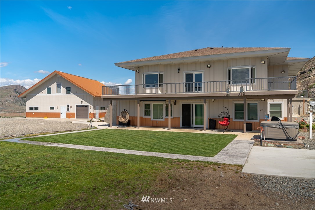 70 B Tunk Creek Road Riverside, WA 98849 - Photo 39 of 40 a view of a house with a yard