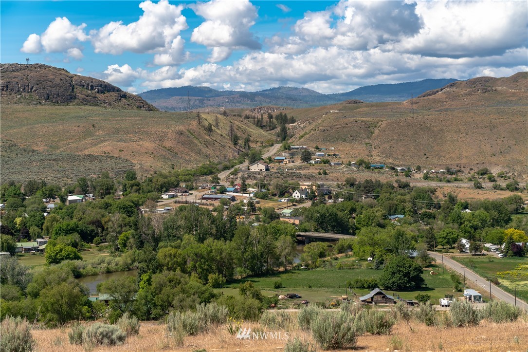 70 B Tunk Creek Road Riverside, WA 98849 - Photo 6 of 40 a view of a city