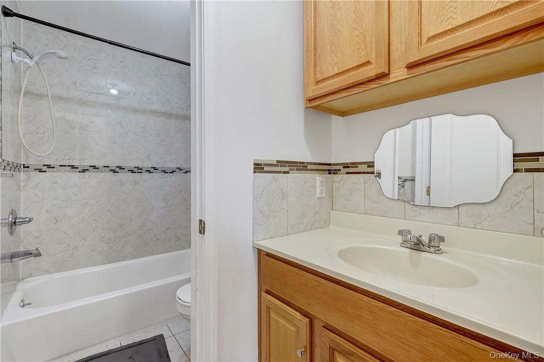 8 Elm Street, Unit 112 Spring Valley, NY 10977 - Photo 20 of 28 Full bath #1