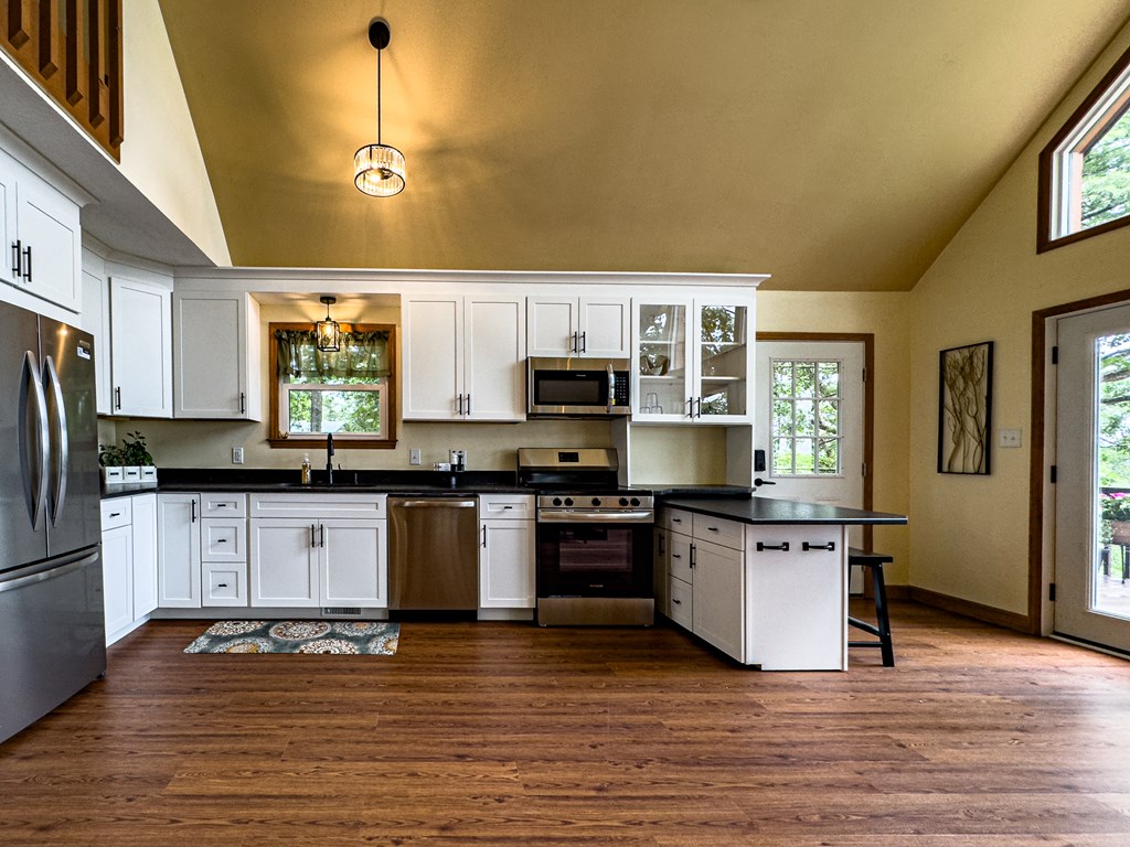 1484 Cardinal Road Murphy, NC 28906 - Photo 17 of 89