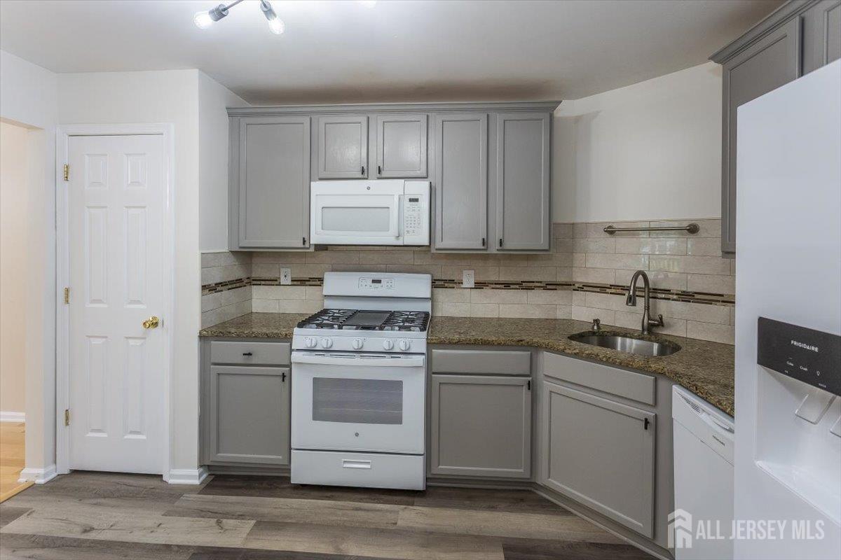 3 Rozalyn Lane Old Bridge, NJ 08879 - Photo 14 of 44 Gallery Image 14