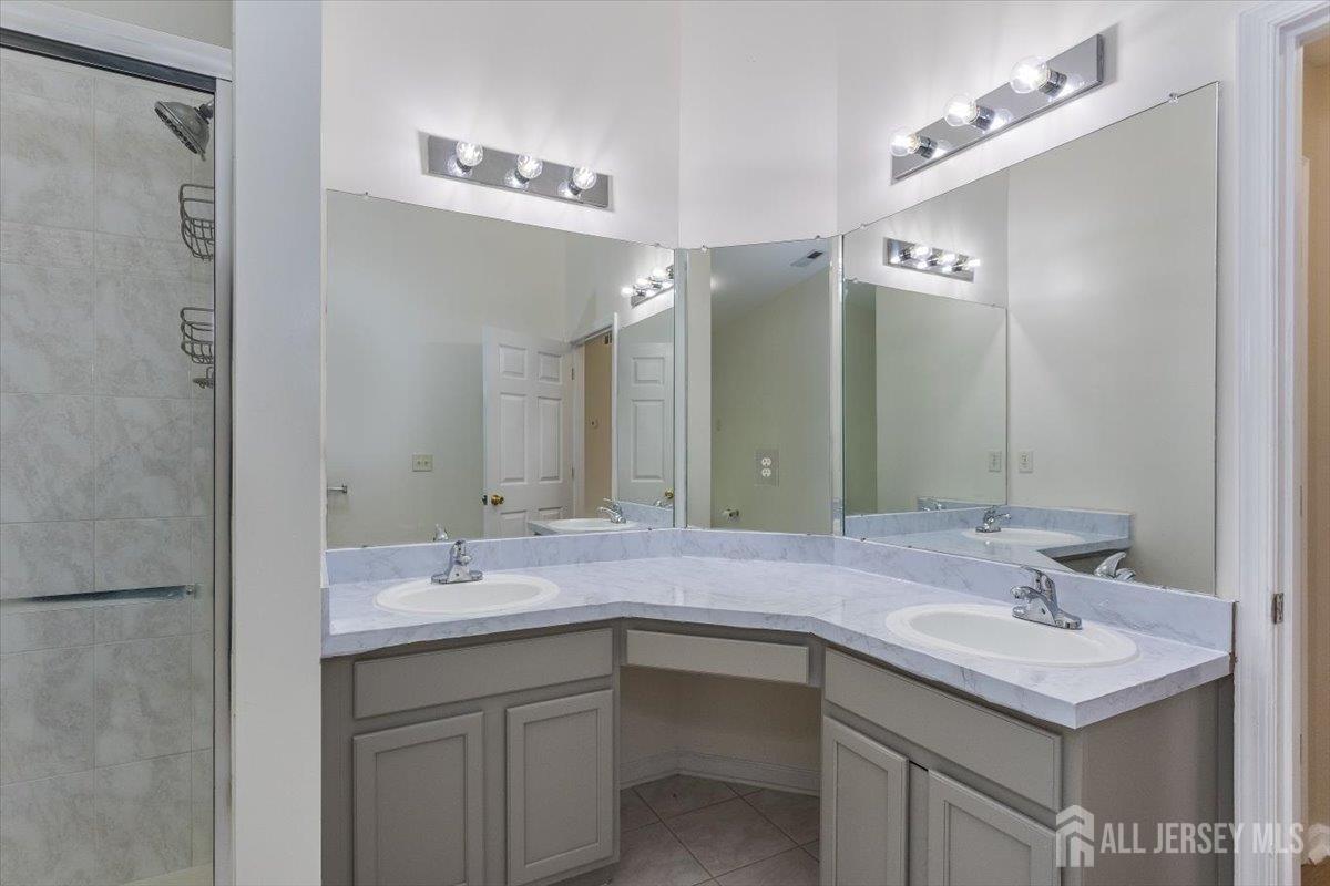 3 Rozalyn Lane Old Bridge, NJ 08879 - Photo 25 of 44 Gallery Image 25