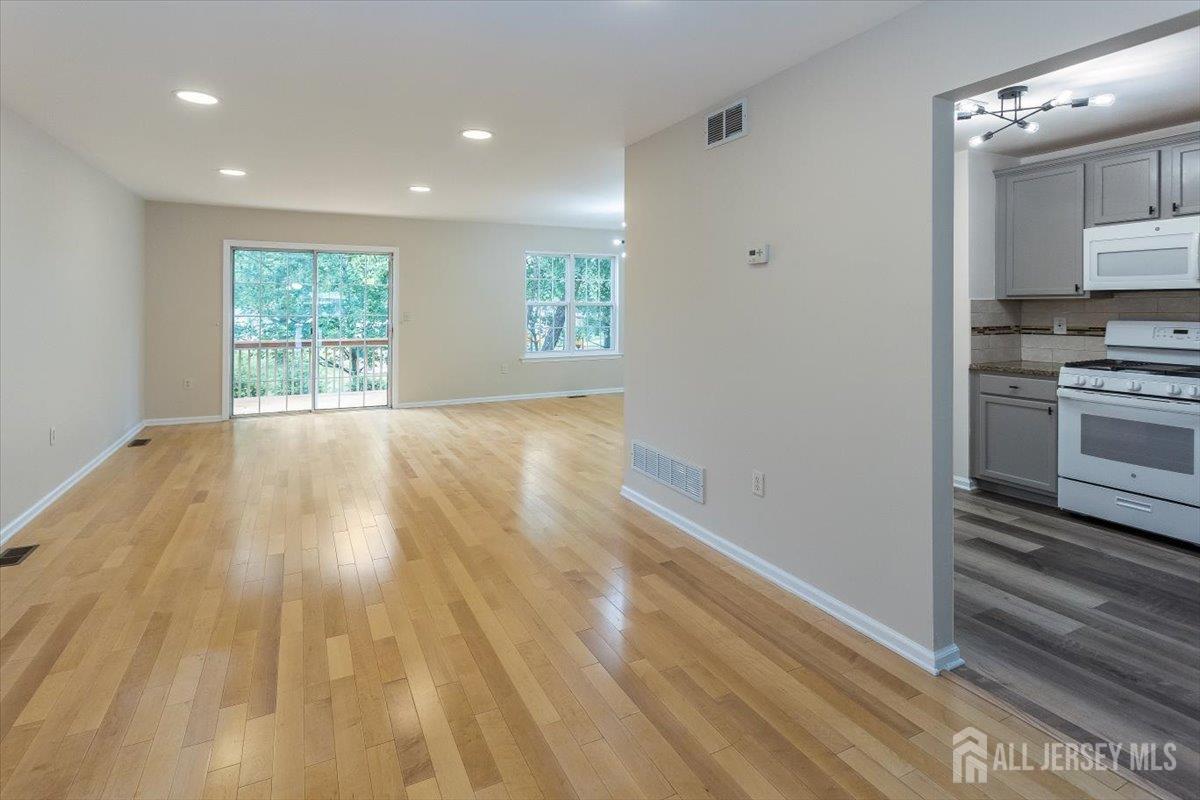 3 Rozalyn Lane Old Bridge, NJ 08879 - Photo 5 of 44 Gallery Image 5