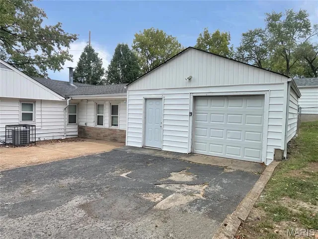 $119,900 | 3904 Jane Avenue, St. Ann, MO 63074