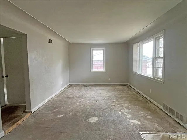 $119,900 | 3904 Jane Avenue, St. Ann, MO 63074