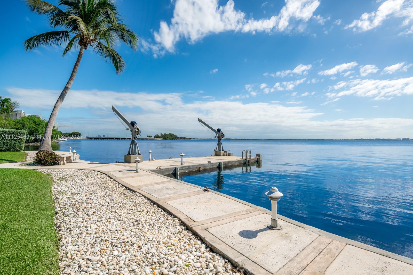 3029 Brickell Avenue Miami, FL 33133 - Photo 15 of 41 a view of a terrace
