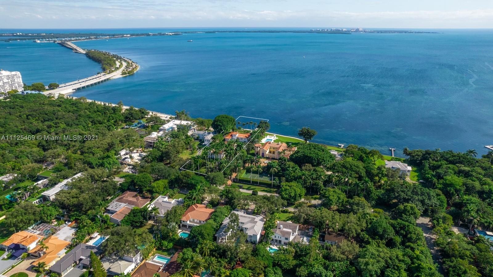 3029 Brickell Avenue Miami, FL 33133 - Photo 23 of 41 a view of a lake