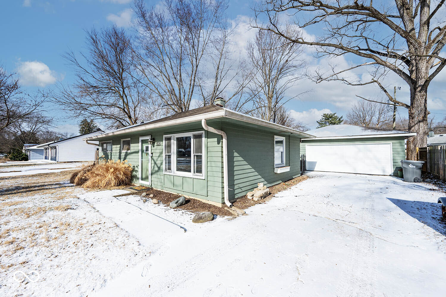1924 Randall Road Indianapolis, IN 46240 - Photo 2 of 19