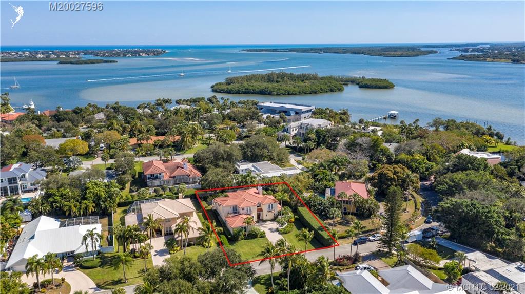 38 West High Point Road Stuart, FL 34996 - Photo 2 of 32 a view of a city