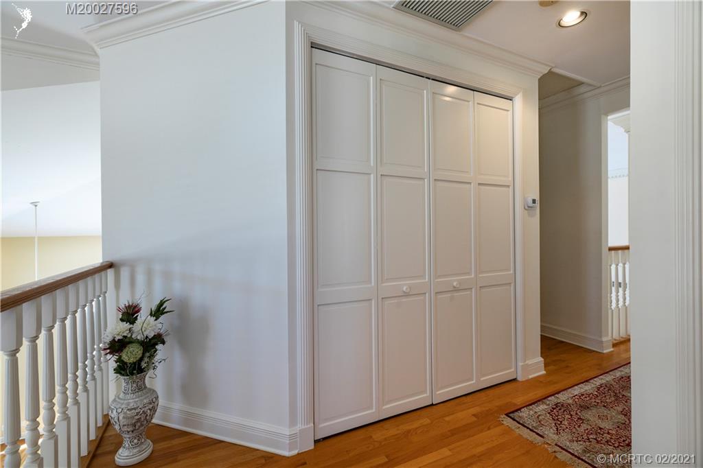 38 West High Point Road Stuart, FL 34996 - Photo 22 of 32 a view of a interior of the house