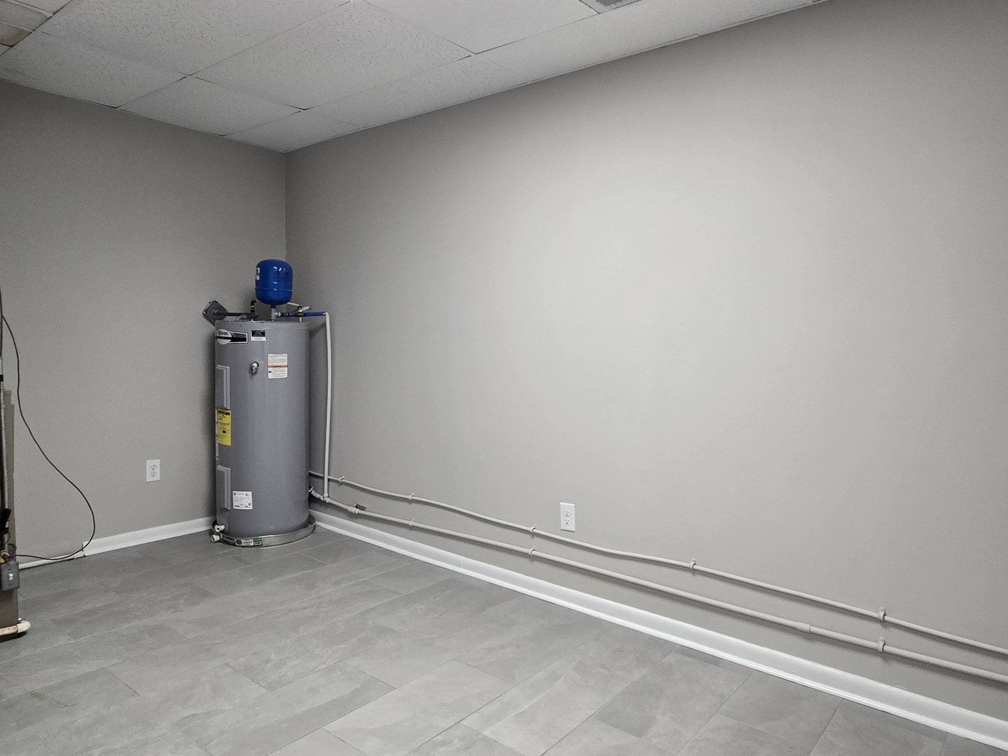 101 South Main Street Mount Pleasant, TN 38474 - Photo 8 of 10 a view of a room with gym equipment