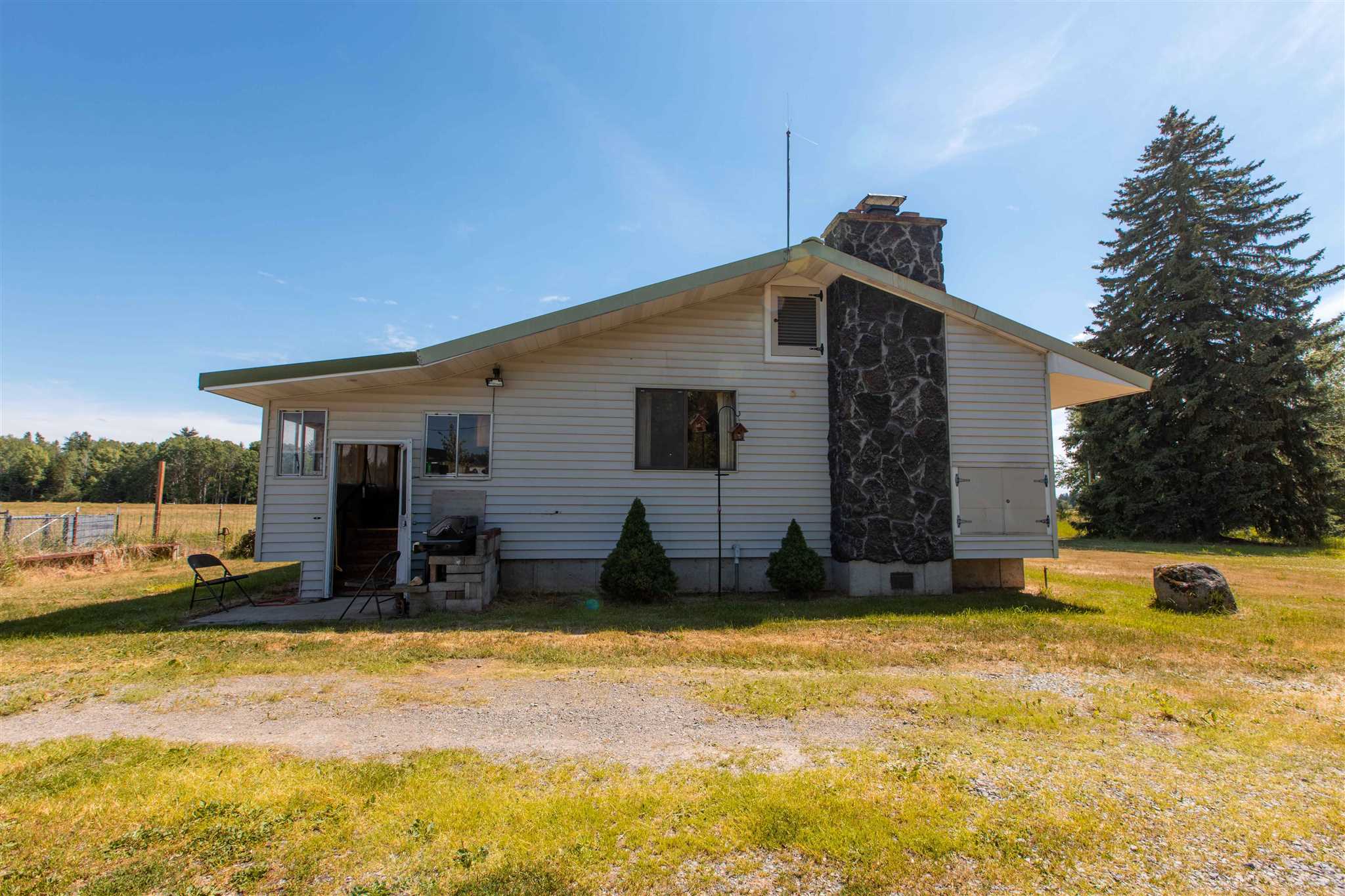 2042 Allen Road Elk, WA 99009 - Photo 13 of 50
