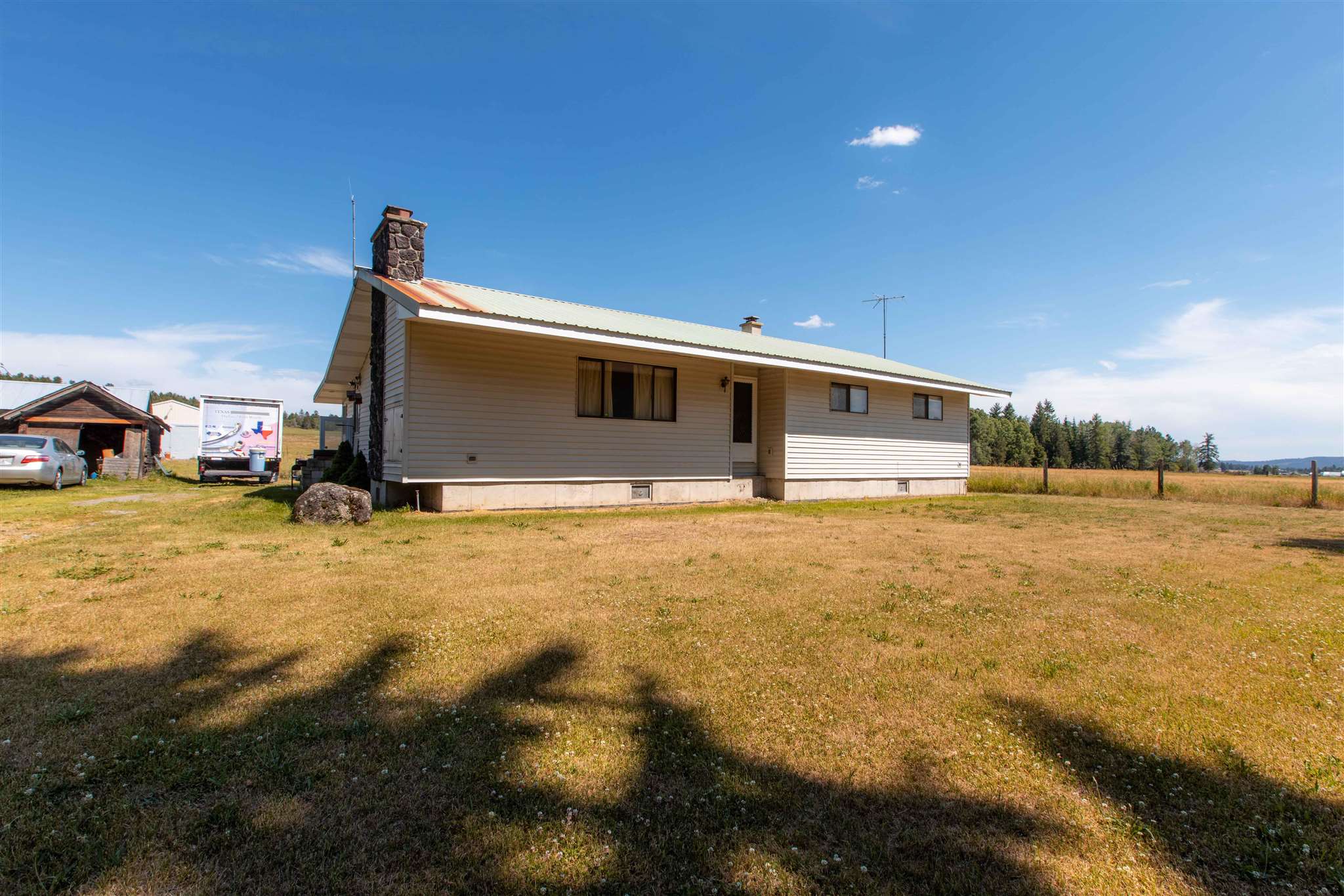 2042 Allen Road Elk, WA 99009 - Photo 3 of 50