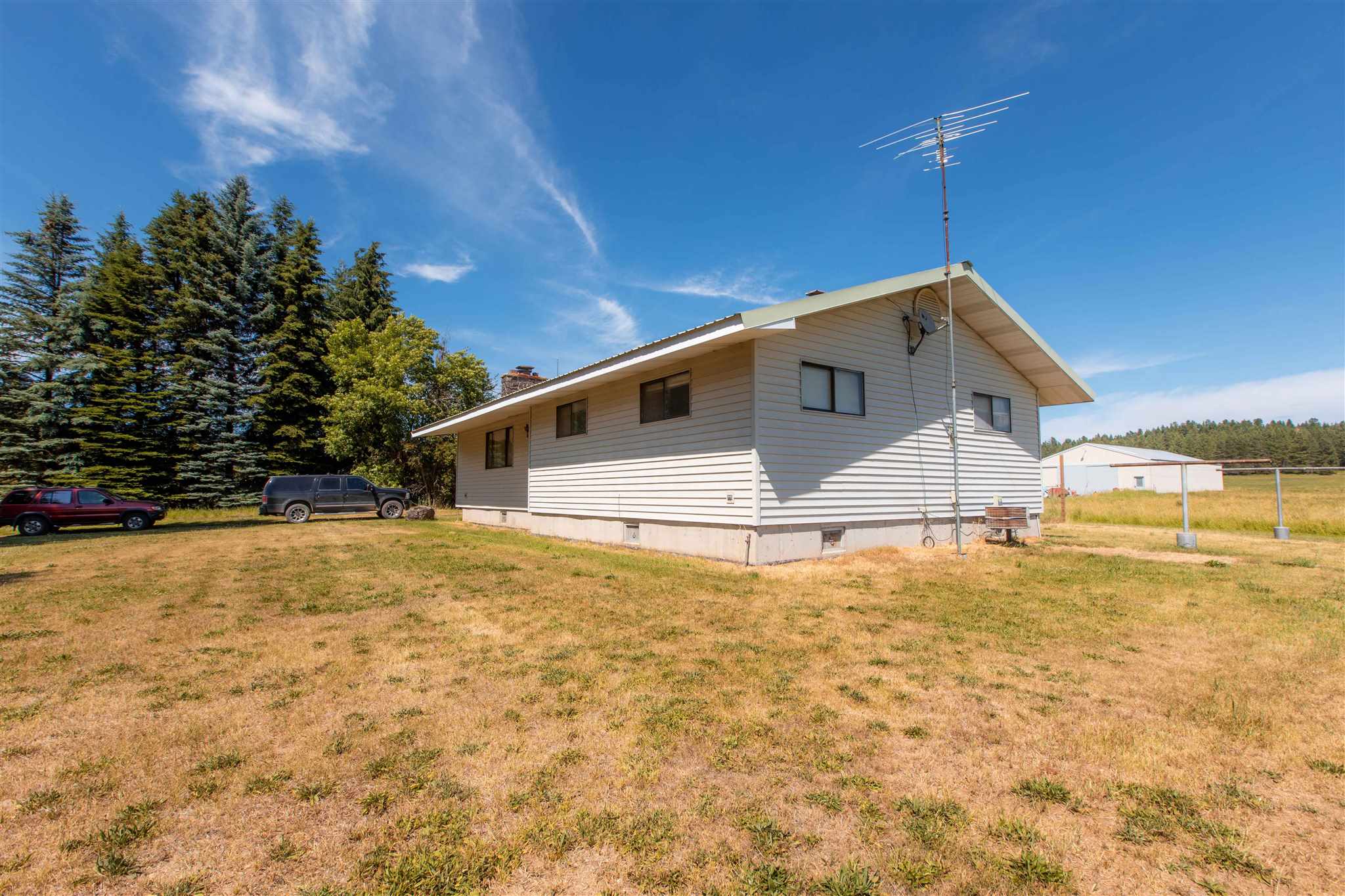 2042 Allen Road Elk, WA 99009 - Photo 6 of 50