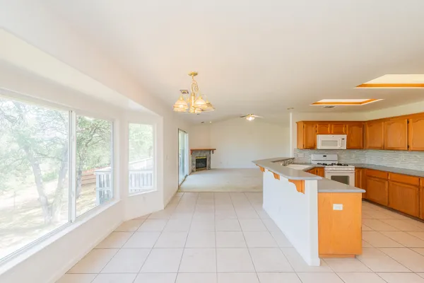 $375,000 | 188 Woodcliff Drive, Redding, CA 96003