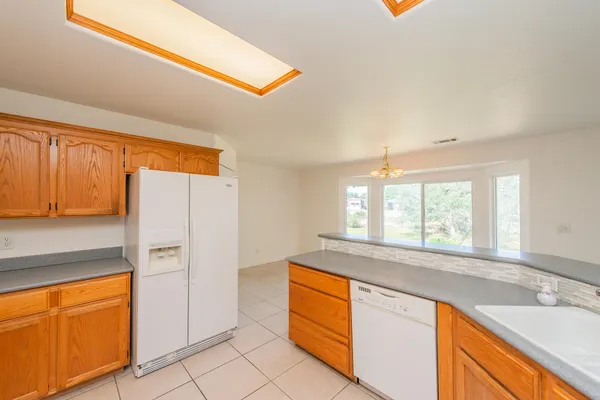 $375,000 | 188 Woodcliff Drive, Redding, CA 96003