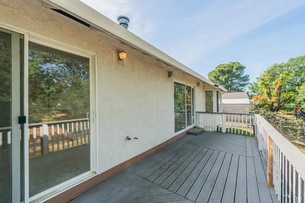 $375,000 | 188 Woodcliff Drive, Redding, CA 96003