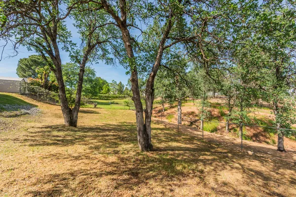 $375,000 | 188 Woodcliff Drive, Redding, CA 96003
