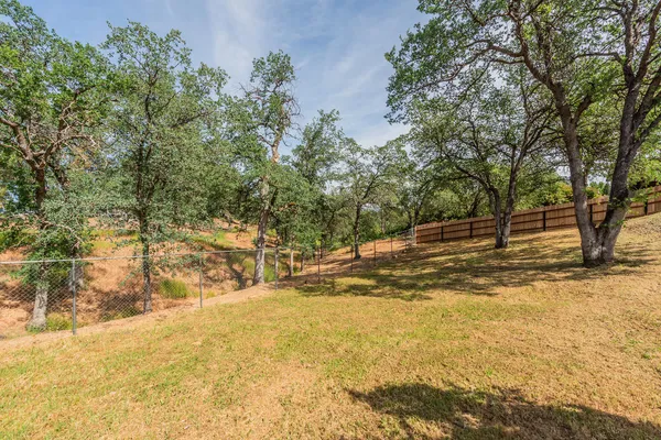 $375,000 | 188 Woodcliff Drive, Redding, CA 96003