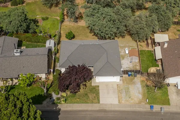 $375,000 | 188 Woodcliff Drive, Redding, CA 96003