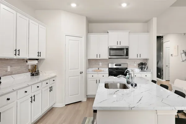 $2,800 | 14209 Freeboard Drive, Texas City, TX 77510