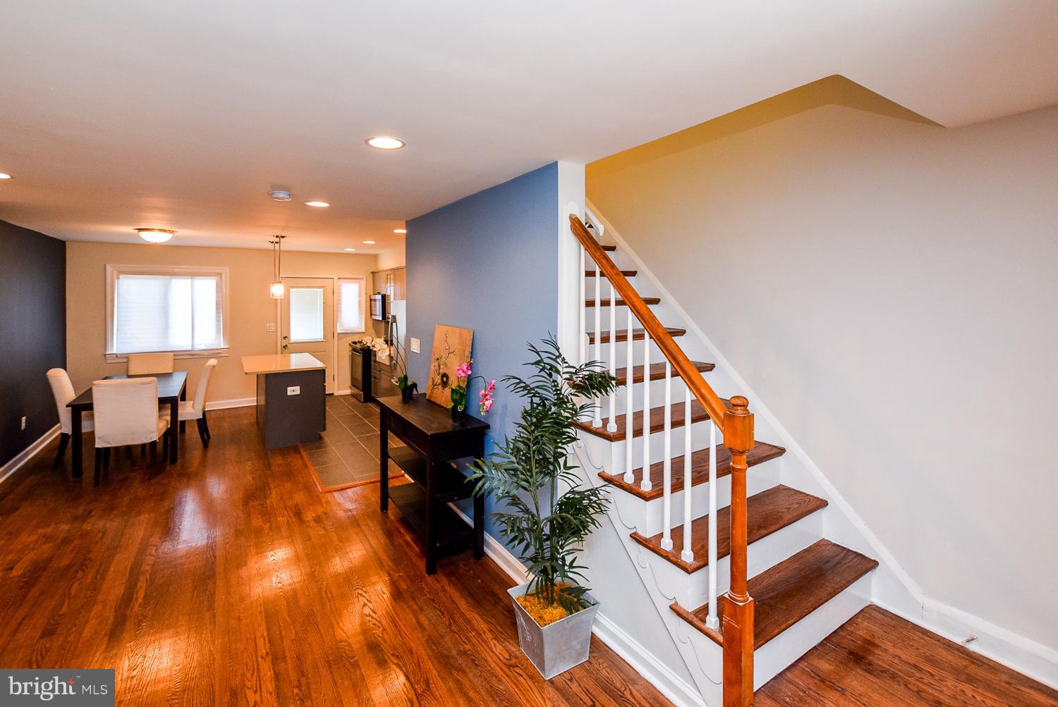 1003 Wedgewood Road Baltimore, MD 21229 - Photo 3 of 21 Living Room
