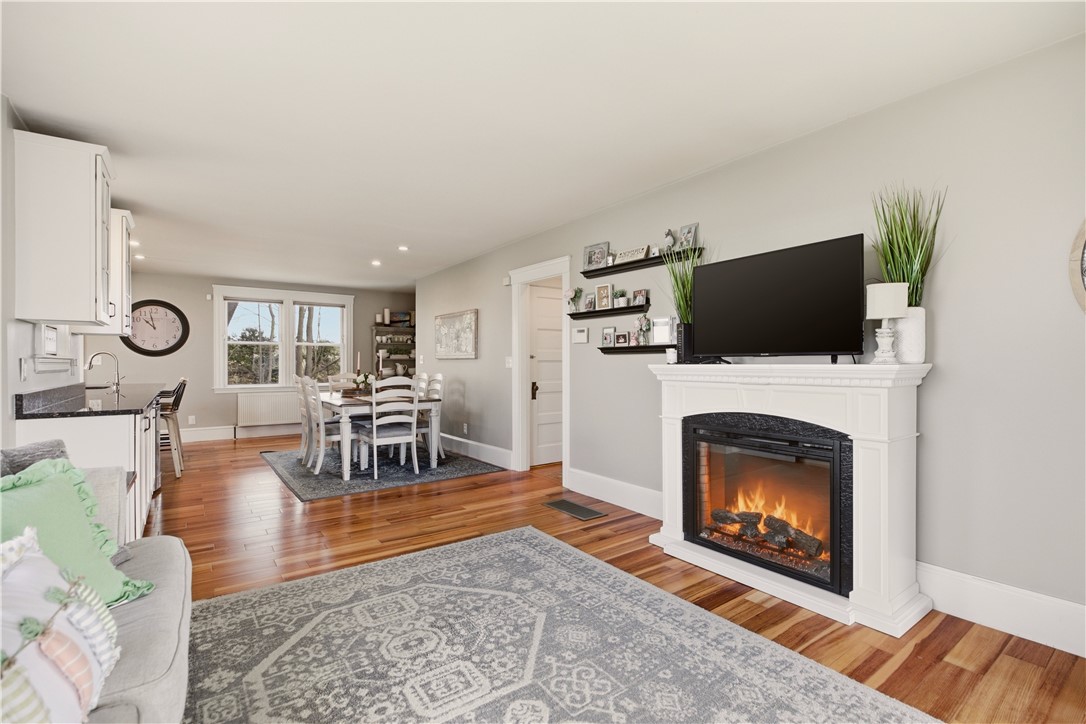 603 Maple Avenue Barrington, RI 02806 - Photo 5 of 31