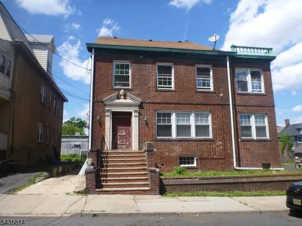 $2,700 | 9 Vernon Avenue, Unit 2, Newark, NJ 07108