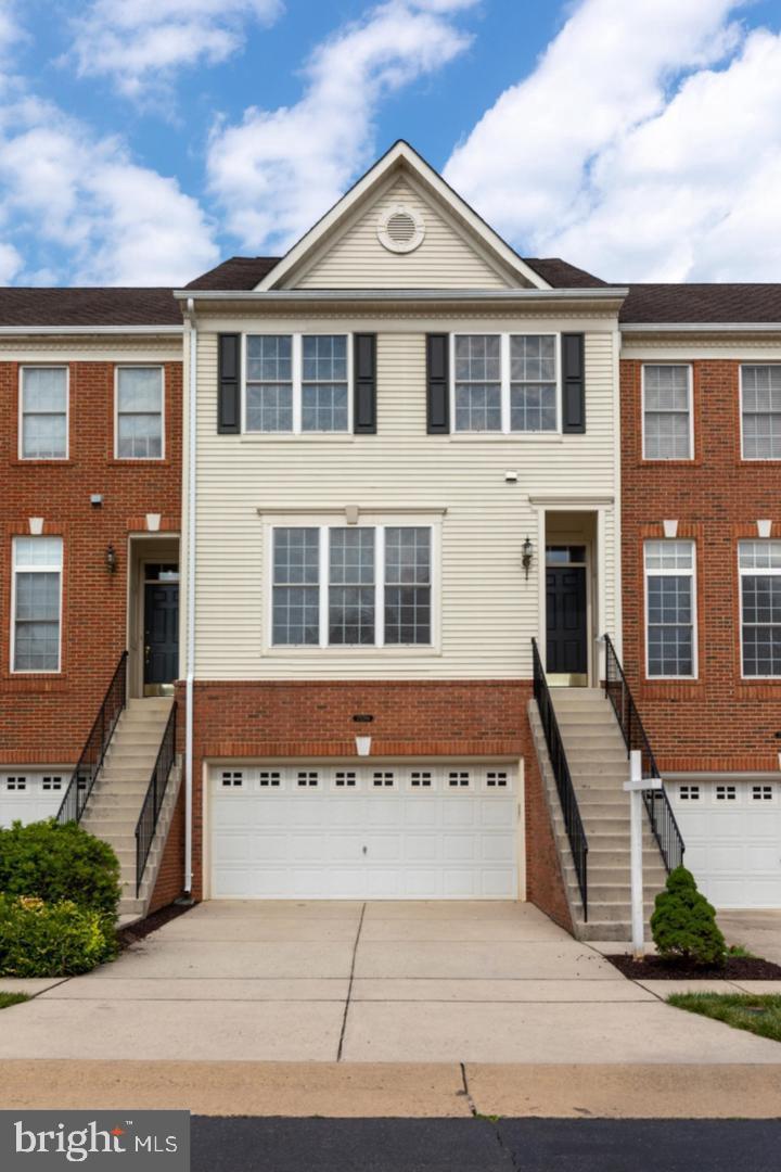 25286 McIntyre Square Chantilly, VA 20152 - Photo 1 of 35