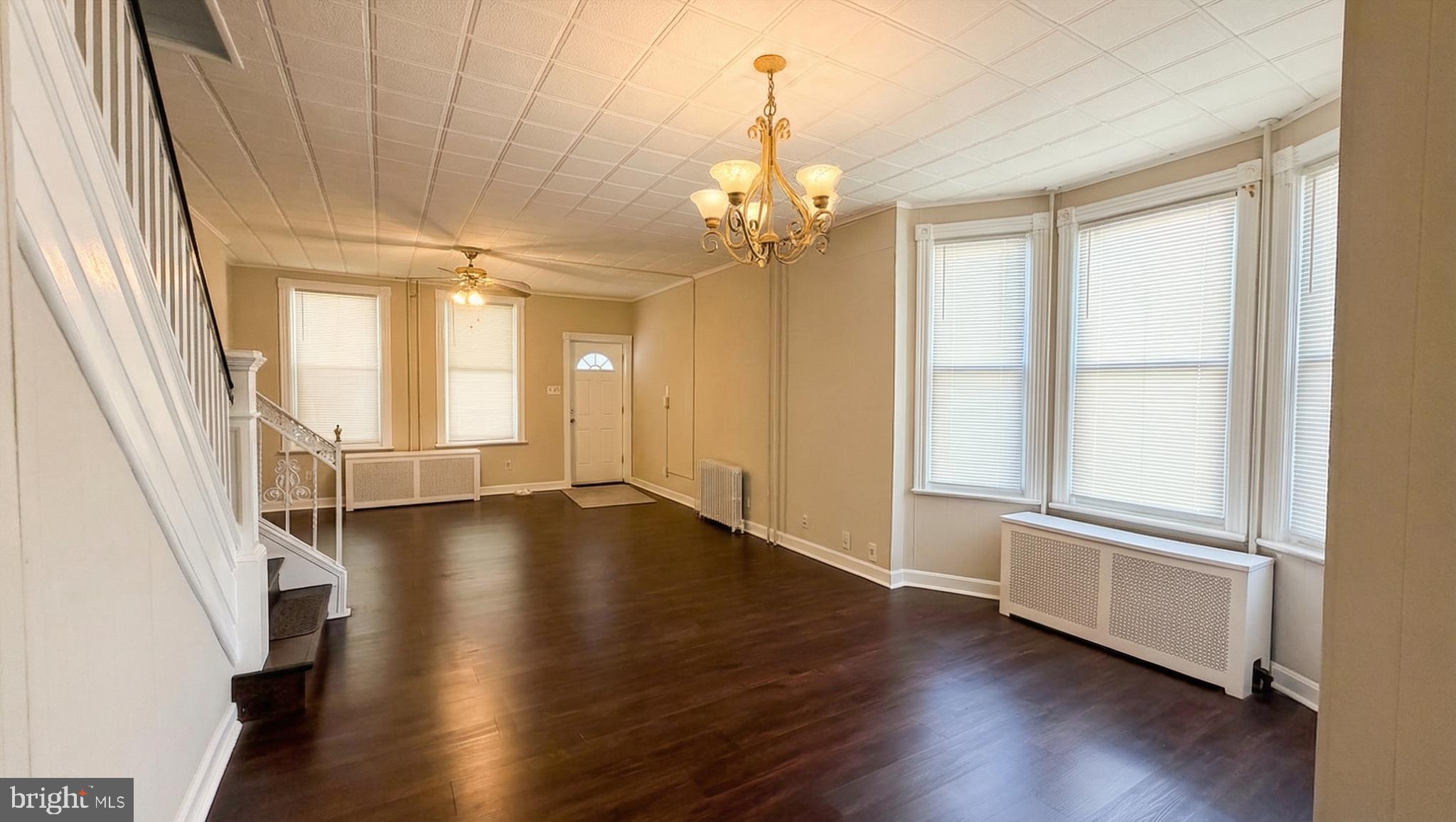 744 Chambers Street Trenton, NJ 08611 - Photo 4 of 19