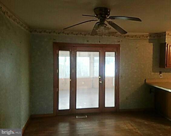 4224 Spring Avenue Halethorpe, MD 21227 - Photo 13 of 16 Interior (General)