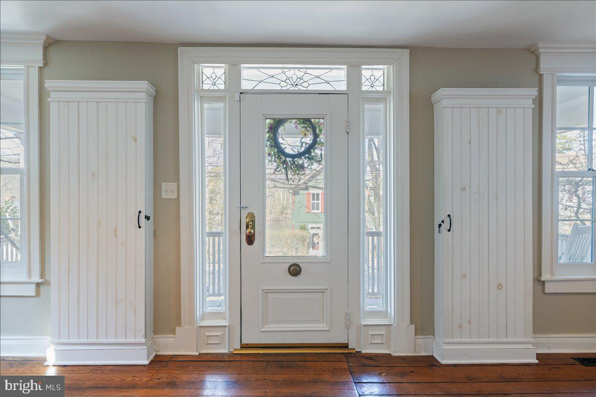 3673 River Road Lumberville, PA 18933 - Photo 9 of 53 Gorgeous front door detail