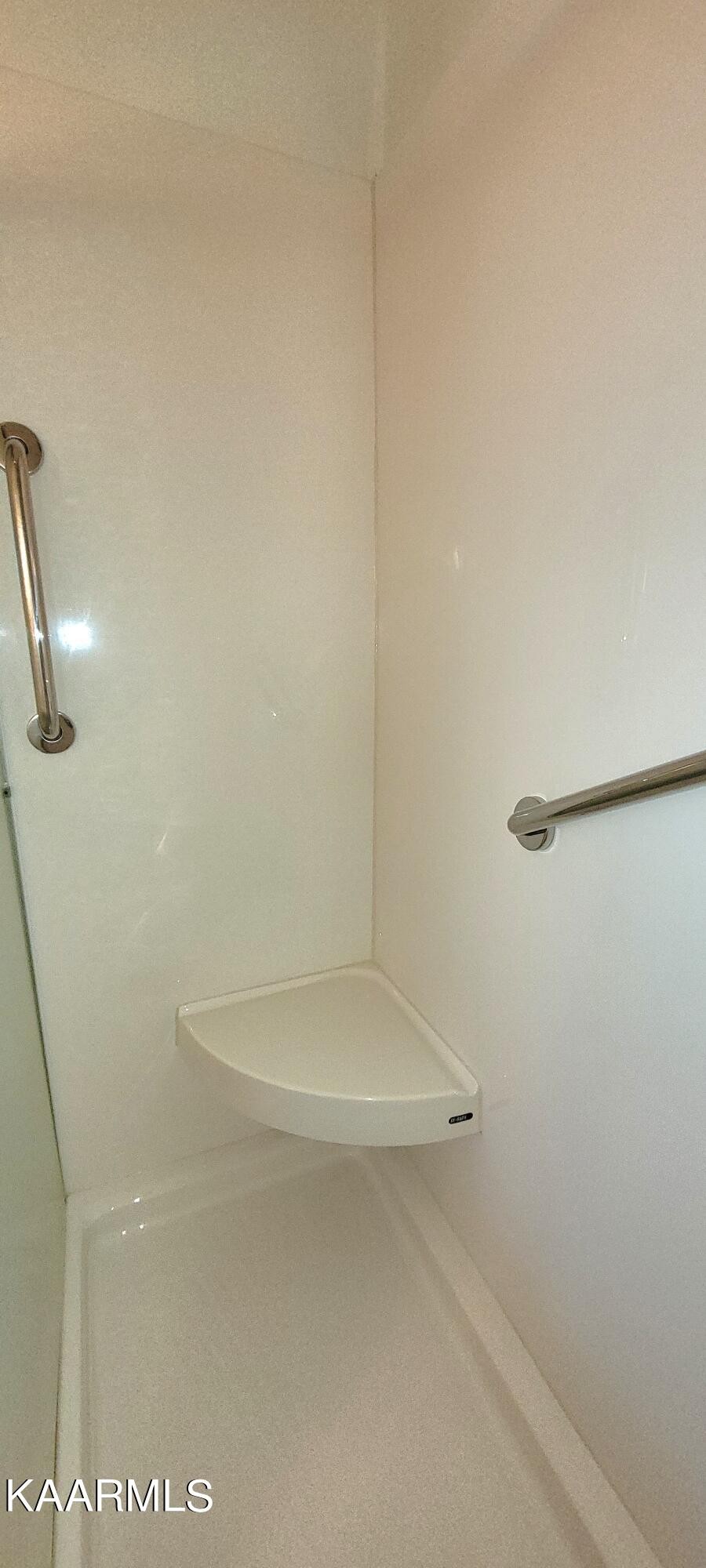 115 Claremont Road Oak Ridge, TN 37830 - Photo 27 of 39 a bathroom with a shower