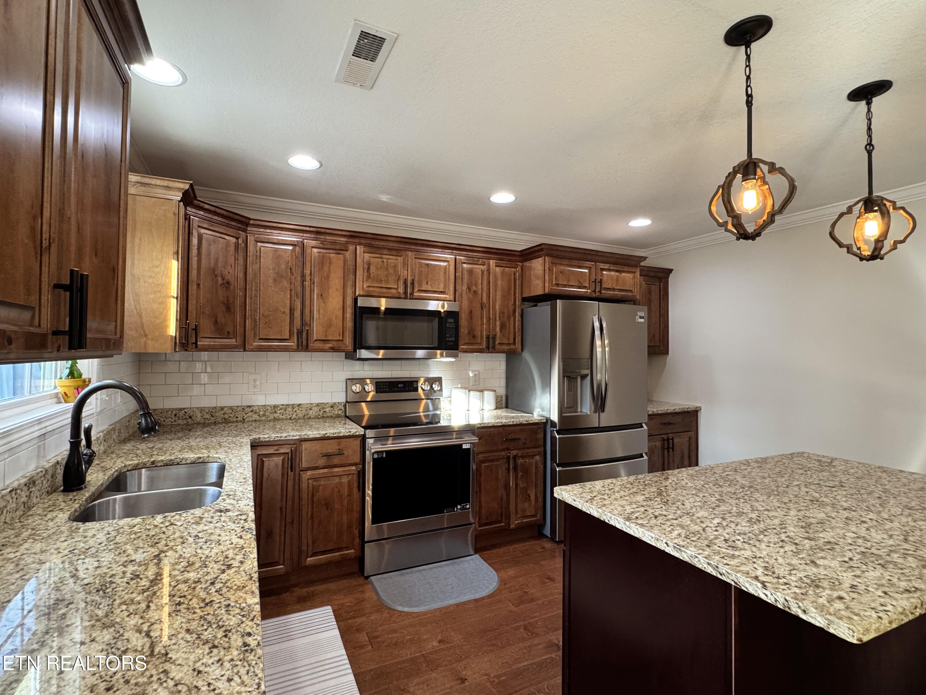 446 Covenant Way Seymour, TN 37865 - Photo 9 of 20 9_Kitchen2