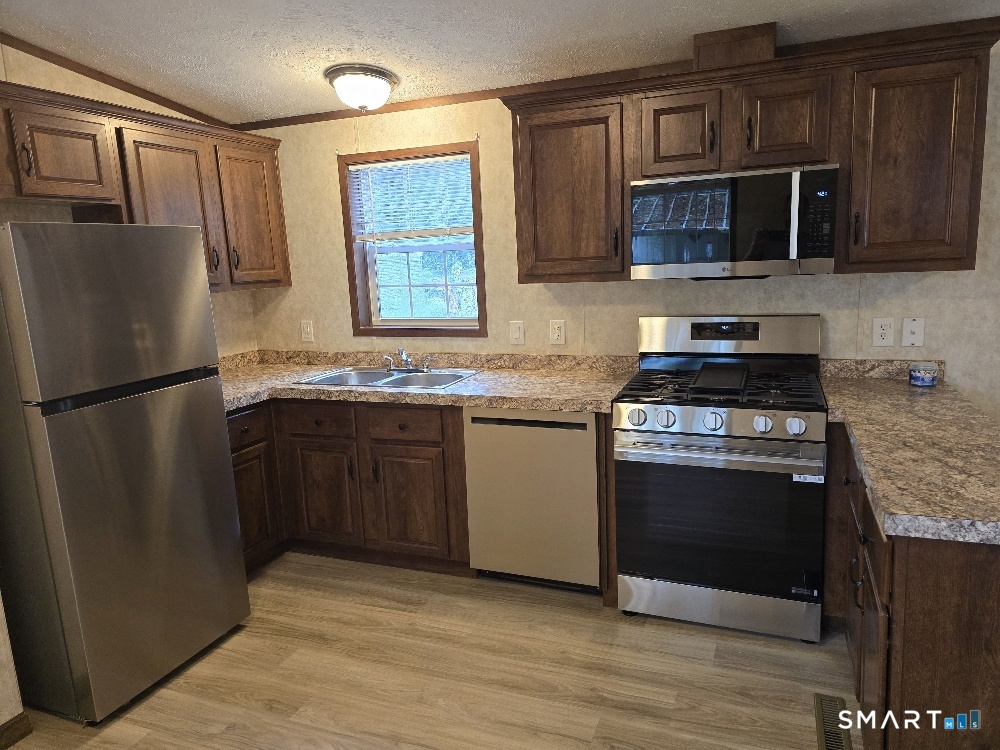 11 R And R Park Dayville, CT 06241 - Photo 3 of 13