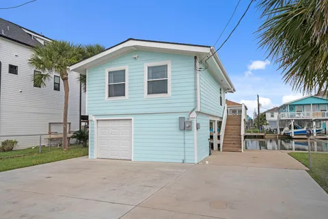 $450,000 | 16708 Cabeza De Vaca, Jamaica Beach, TX 77554
