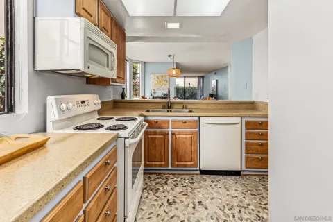 $889,000 | 3130 Avenida De Portugal, Unit 101, San Diego, CA 92106