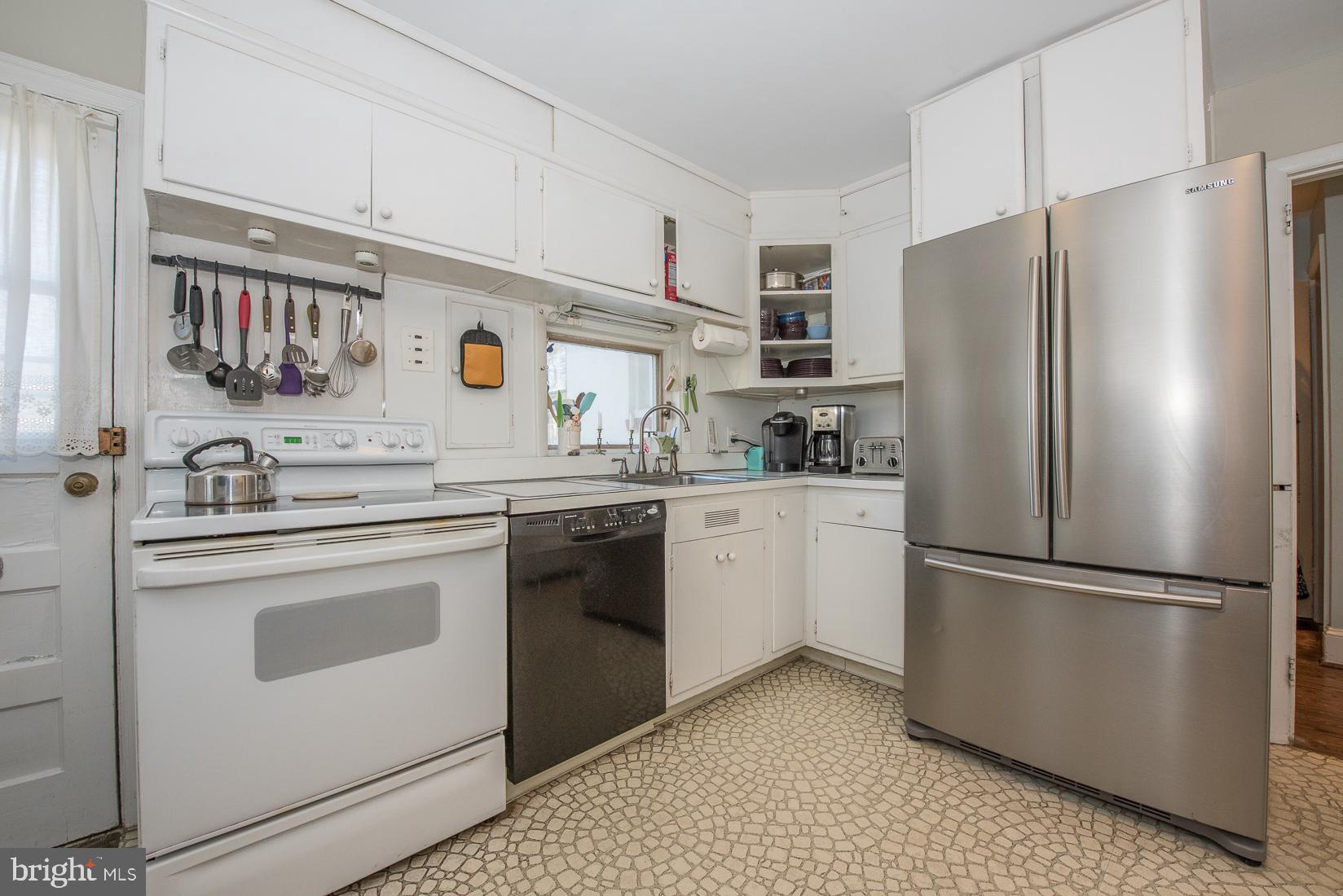 19 West Amherst Road Bala Cynwyd, PA 19004 - Photo 9 of 34 Kitchen