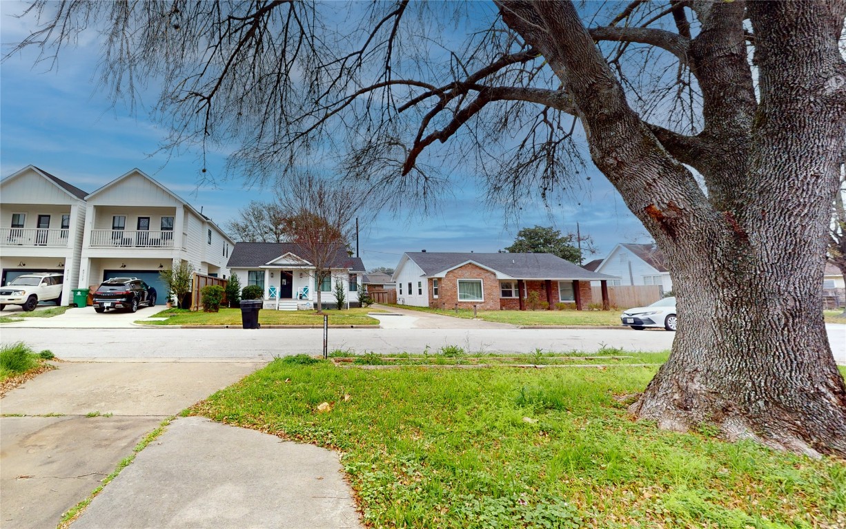 4709 Edison Street Houston, TX 77009 - Photo 2 of 25