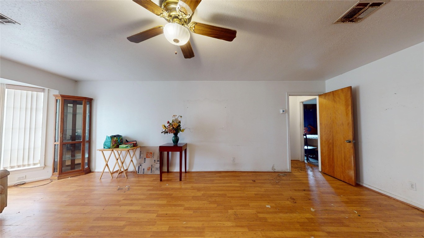 4709 Edison Street Houston, TX 77009 - Photo 6 of 25