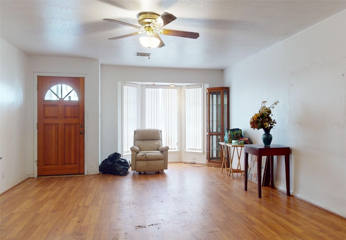 4709 Edison Street Houston, TX 77009 - Photo 7 of 25