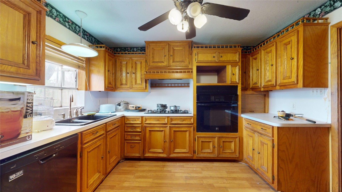 4709 Edison Street Houston, TX 77009 - Photo 10 of 25