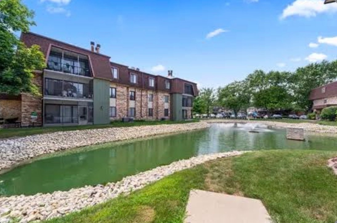 9186 S Road, Unit D Palos Hills, IL 60465 - Photo 2 of 12
