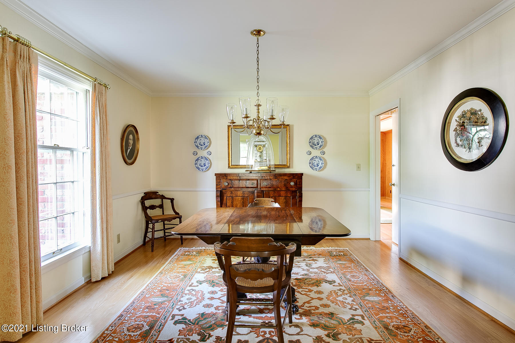 2305 Merrick Road Louisville, KY 40207 - Photo 14 of 55 Dining Room