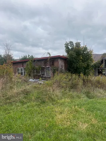 $600,000 | 18493 Amberson Road, Spring Run, PA 17262