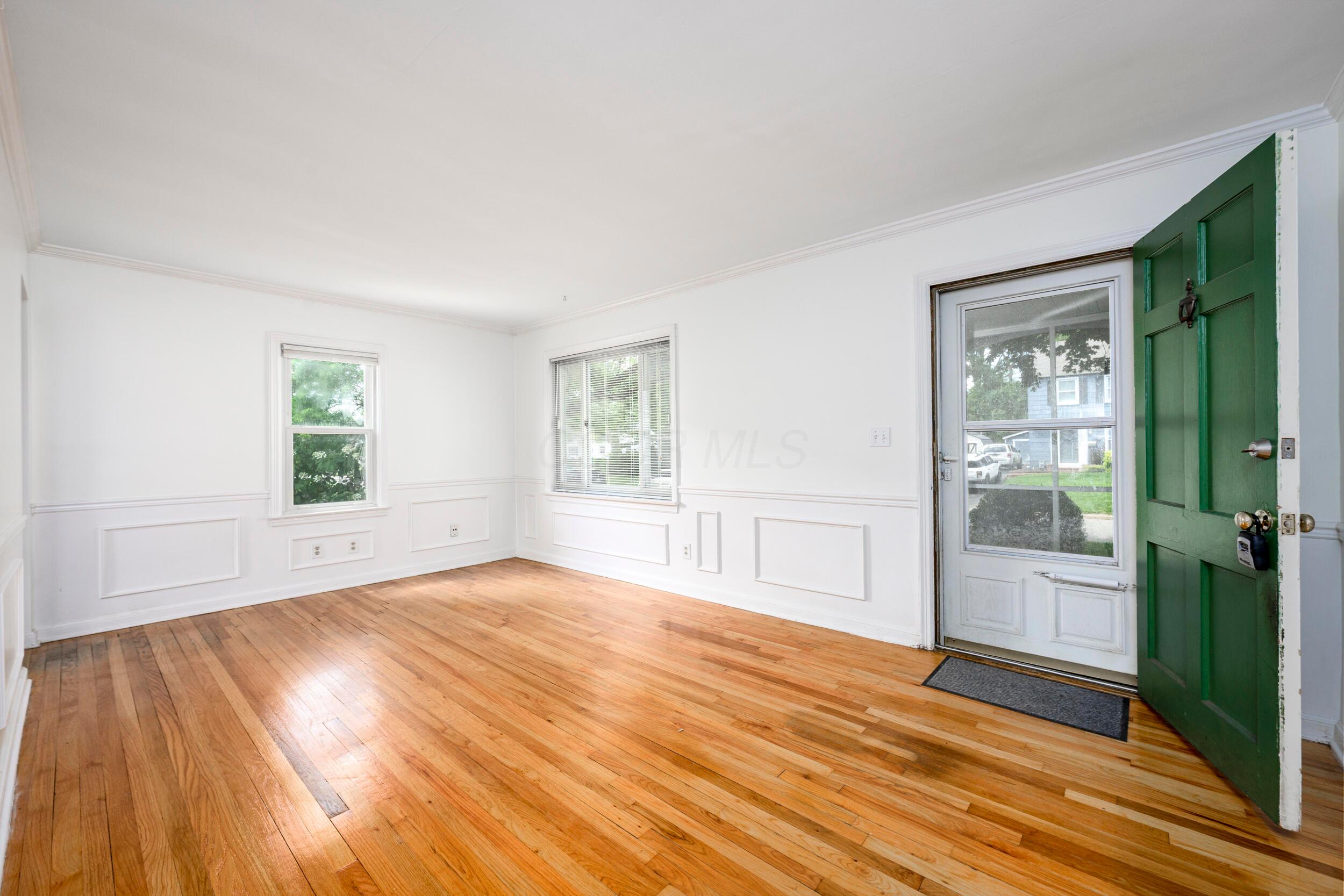 285 East Weisheimer Road Columbus, OH 43214 - Photo 4 of 28
