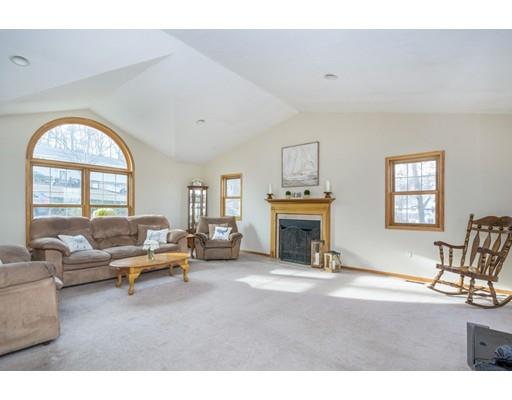 3 Richardson Road Burlington, MA 01803 - Photo 3 of 29 Gallery Image 3