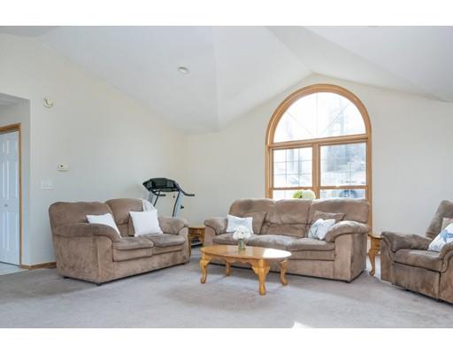 3 Richardson Road Burlington, MA 01803 - Photo 5 of 29 Gallery Image 5