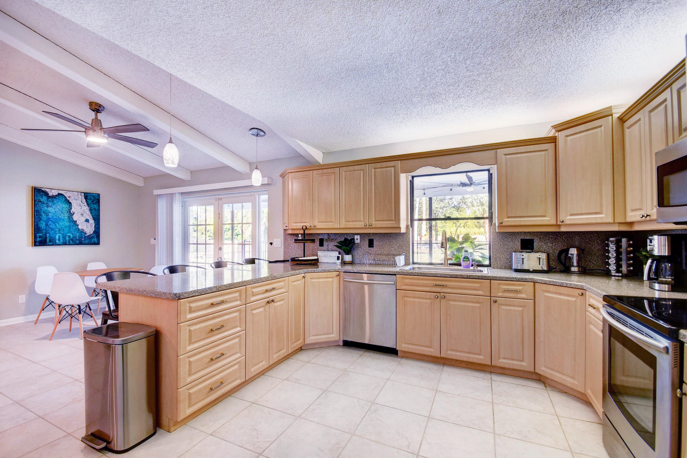 12073 Old Country Road North Wellington, FL 33414 - Photo 17 of 75 12_house (12) e