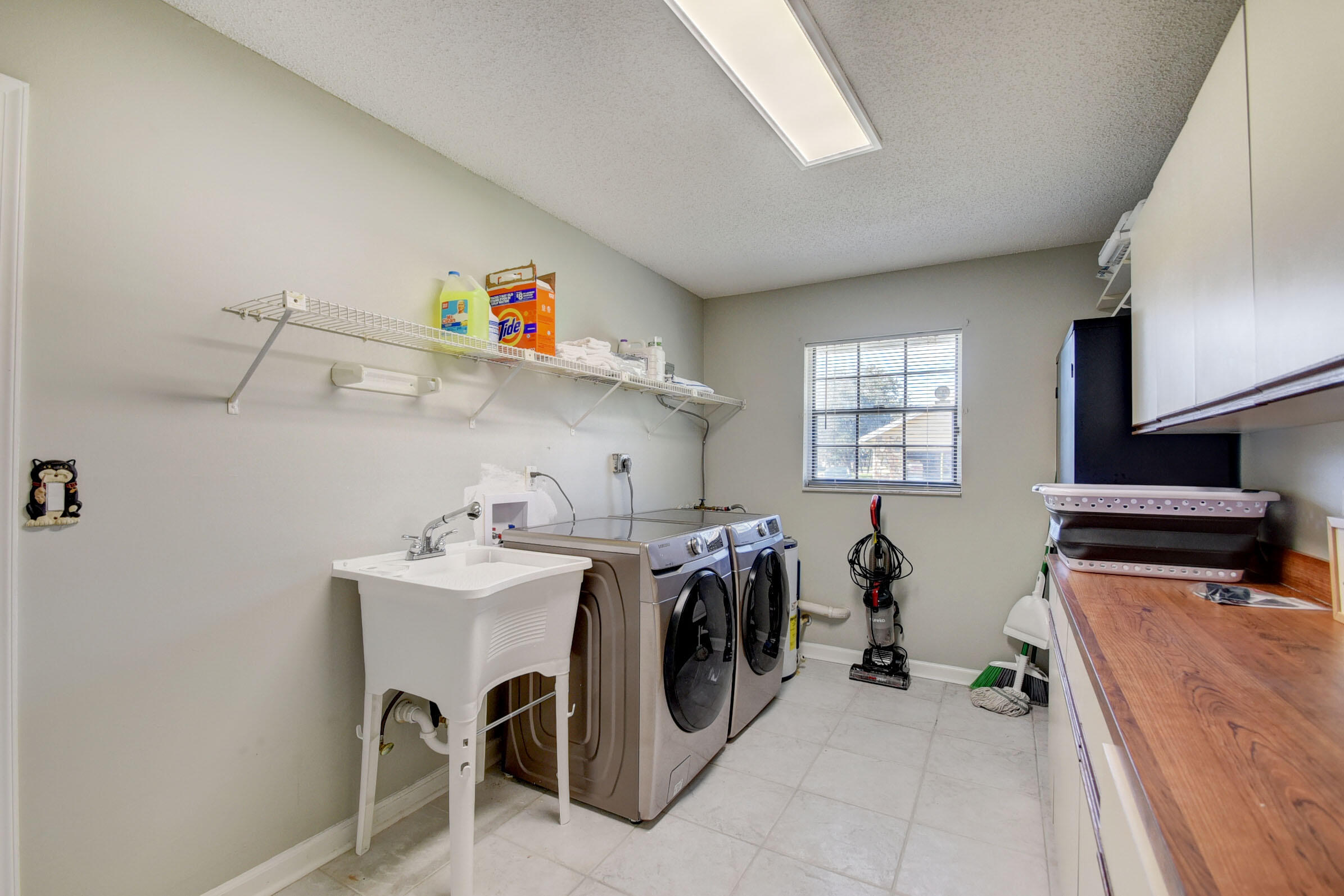 12073 Old Country Road North Wellington, FL 33414 - Photo 43 of 75 36_house (36)